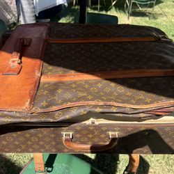 Vintage LOUIS VUITTON LUGGAGE CARRY ON