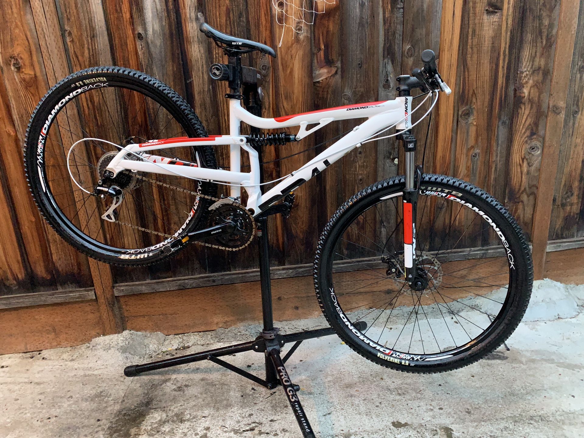 2018 Diamondback Recoil full suspension medium frame 29inch wheels and tires front and rear disc brakes super nice and clean bike (Excellent conditio