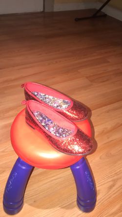 Red flat shoes for girl