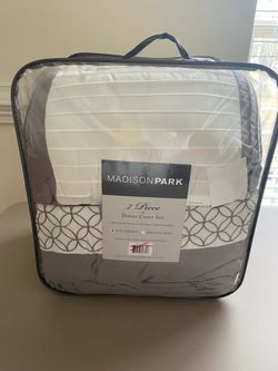 Madison Park 6 pc Duvet set missing 1 sham