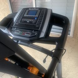 Treadmill 