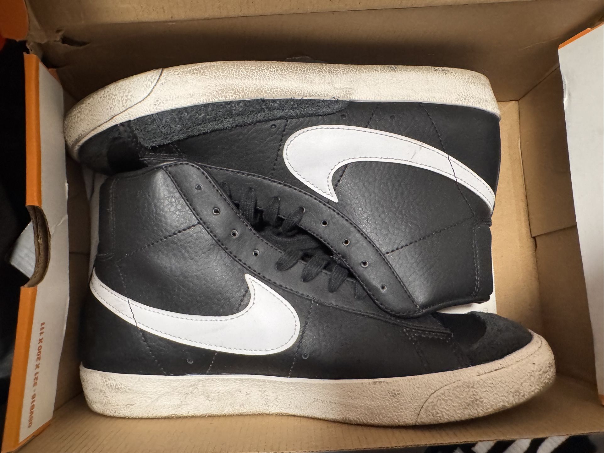 Nike Blazer ‘77 Mid Size 8