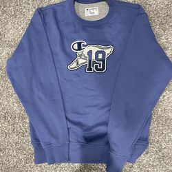 Champion Crewneck Sweatshirt – Bluish Purple (Men’s Large)