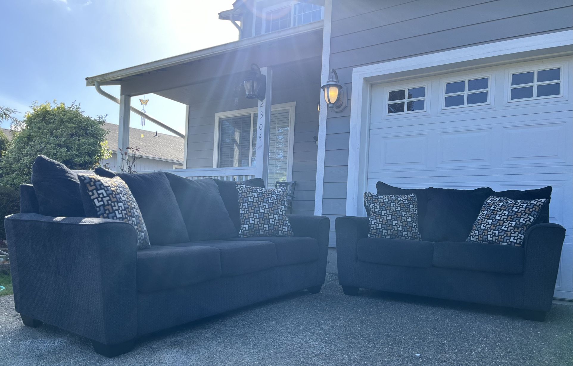 Delivery Available! Like New Dark Blue Ashley Sofa And Love Seat Set 