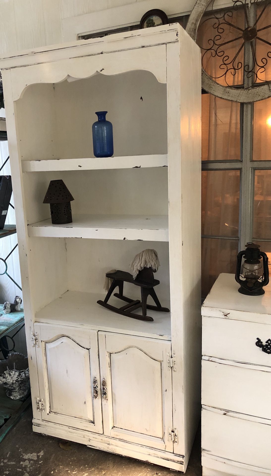 Shelf cabinet