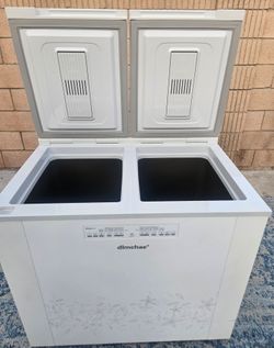 Dimchae kimchi refrigerator and freezer 2 in 1