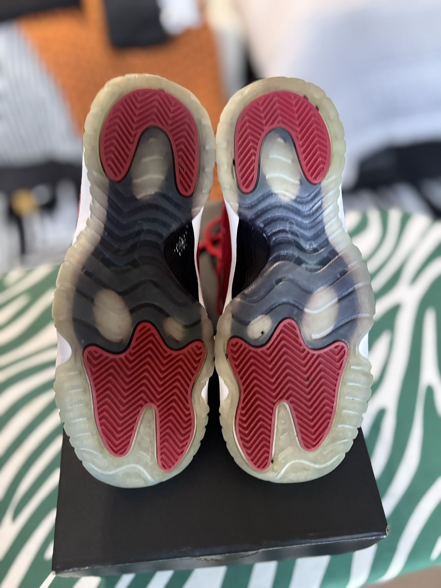 Air Jordan 11 Retro BG Gym Red/ Black-White 5.5 (Big Kids)