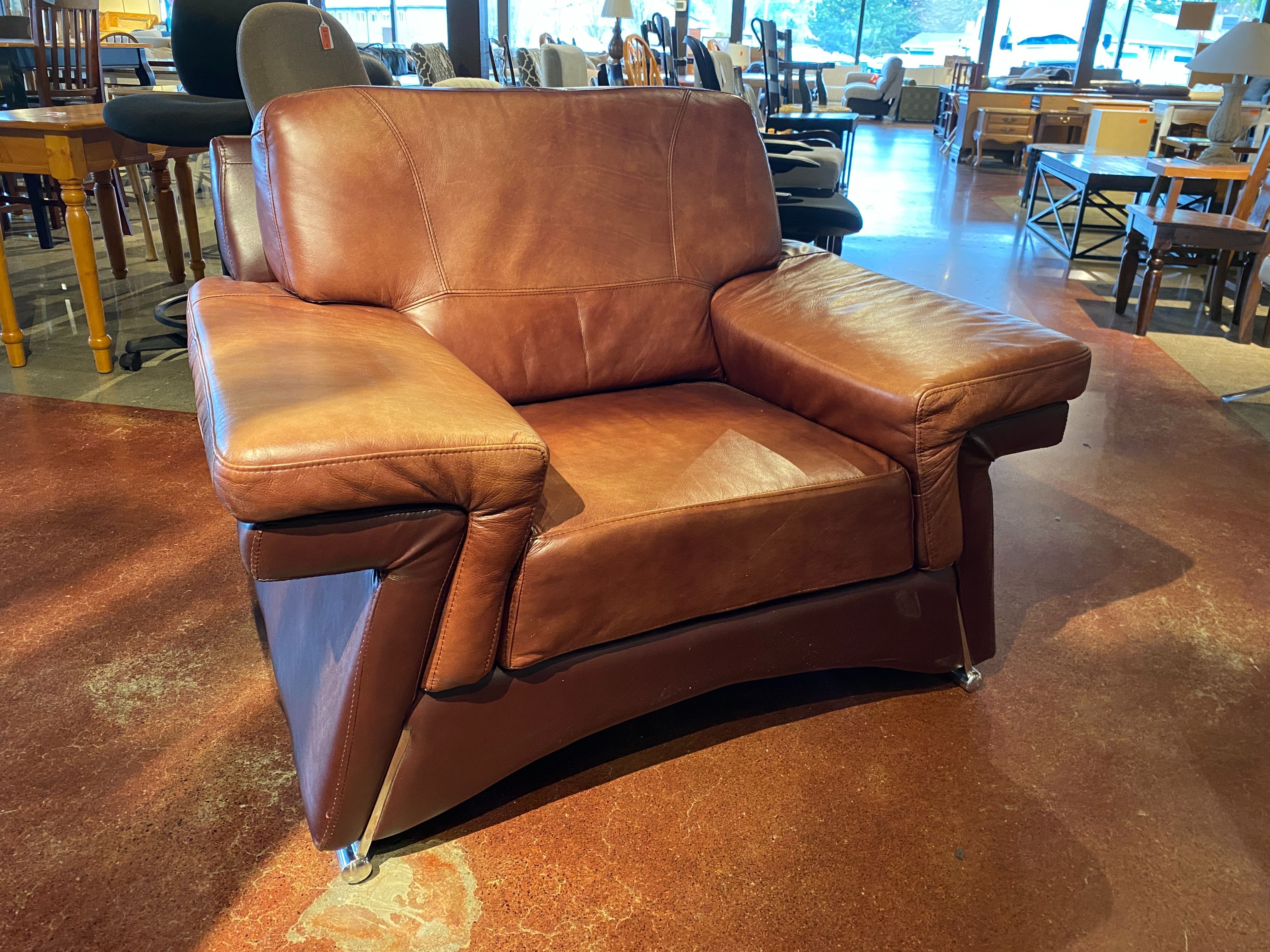 Modern Style Reddish Brown Leather Chair