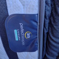 Never Used Queen Size Serta  Luxury Pillow Top Hybrid