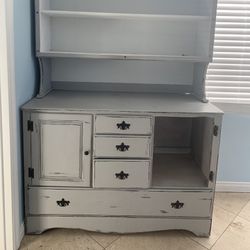 Grey dresser with Hutch