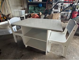 Kids desk and chairs