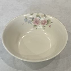 Pfaltzgraff "Tea Rose" stoneware vegetable serving bowl with floral design. 8.5”