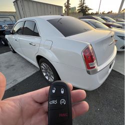 Car Keys/Fobs/Llaves De Autos