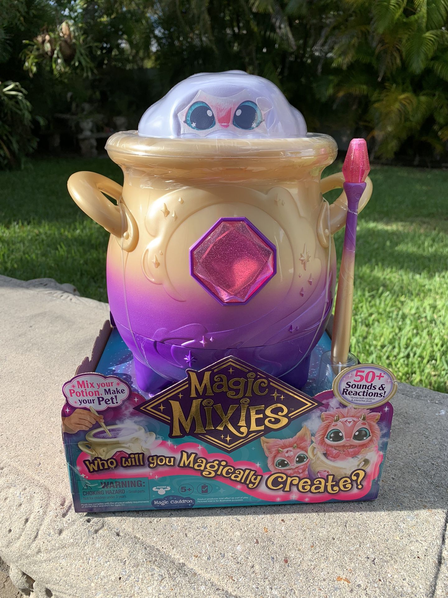 Magic Mixies Magical Misting Cauldron Interactive 8" Plush Toy, Pink. New in Box. Local Pickup in Homestead, Florida.