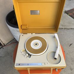 Vintage mid century GE record player turntable