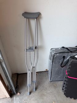 Adjustable Aluminum Underarm Crutches