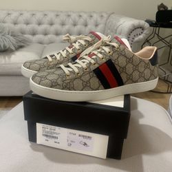 Women’s Gucci Sneakers
