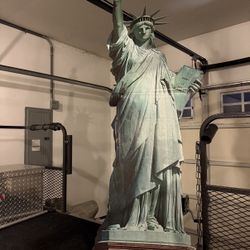 Statue Of Liberty Cardboard Stand Up Poster