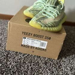 Yeezy 6/ Half In Man Nike Size 10 Man Used Only Twice Ask For All Together 320 Or We Can. Work On The Price 