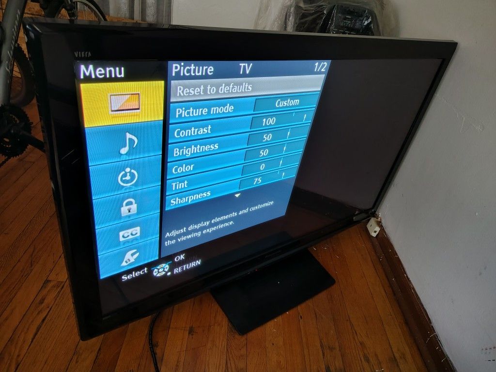 Panasonic 47inch Flat screen TV $100
