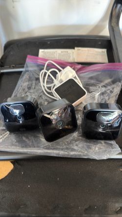 Blink camera system. Battery powered cameras.