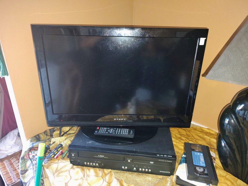 Dynex TV With Remote 20.00