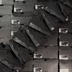 Air Jordan 4 Retro “Black Cat” (2025) 