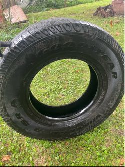 255/70/17 Tire