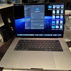 Apple 16 Inch MacBook Pro M1 16 GB Of Memory And 1 TB of SSD