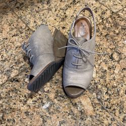 Biala Taupe Leather Wedge Ladies Shoe Size 7.5