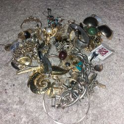 Unsearched Gold Tone Jewelry