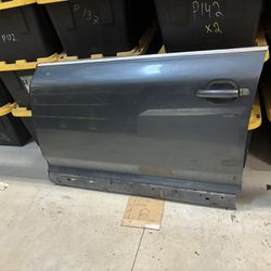 2004 Volkswagen Touareg Left Front Door  