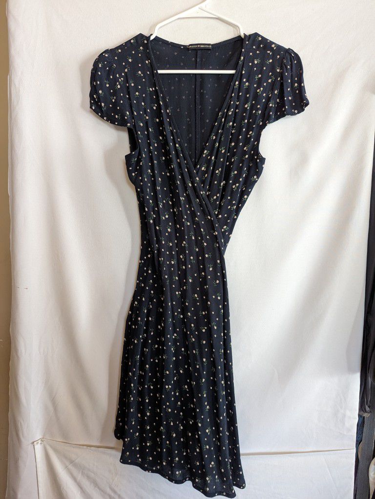 Brandy Melville Sz 3 XS-S Wrap Around Navy Blue Floral Summer Dress As New Made In Italy Abercrombie Hollister Forever 21 Bebe Brandy