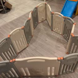 Playpen 16 Panel Fence For Toddlers And Babies