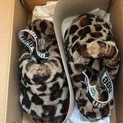 UGG slides - worn twice 