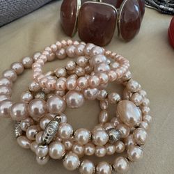 Bracelets 