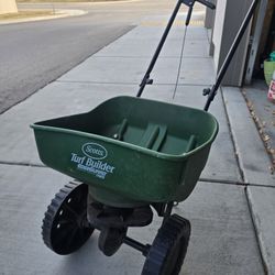 Scott's Edgeguard mini spreader