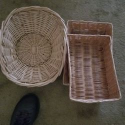 Free Wicker Baskets & Yarn