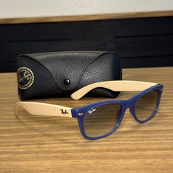 Ray-Ban RB2132 New Wayfarer Sunglasses Blue Frame Gray Lenses w/ Case 52-18