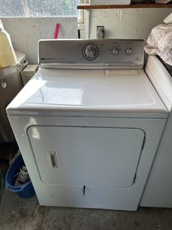 maytag gas dryer in great condition 