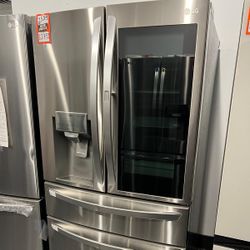 LG Refrigerator. WE DELIVER 🚚