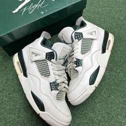 JORDAN 4 OXIDIZED GREEN SIZE 8.5