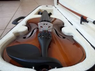 4/4 Full Size Violin with Case and Bow