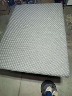 Siena 14ˮ Signature Memory Foam Mattress, Queen, Like New, Excellent Condition