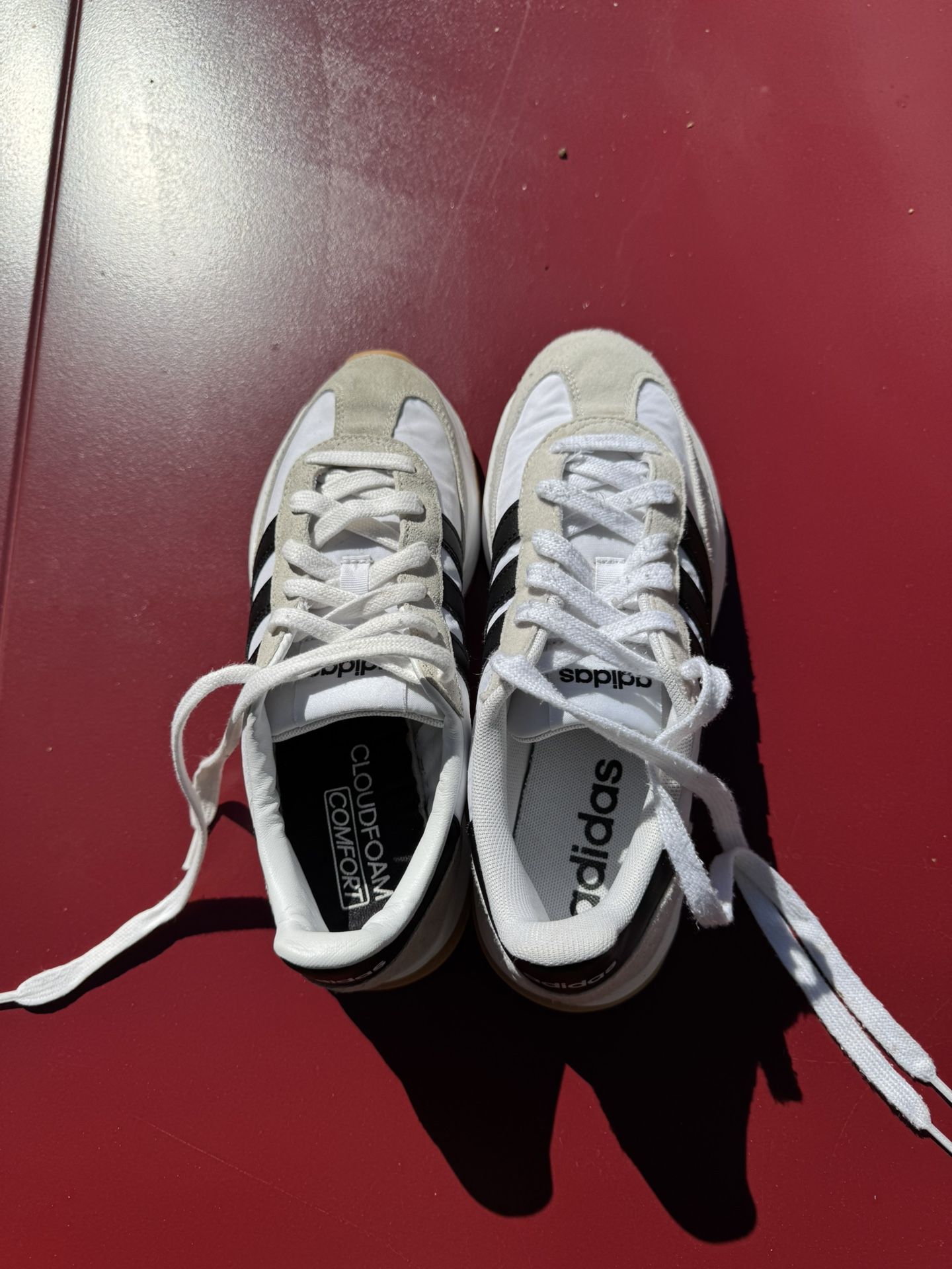 Boys 6.5 Adidas Sneakers