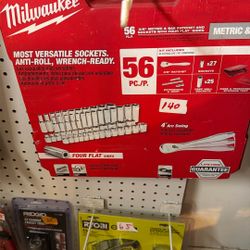 Milwaukee Milwaukee Hold On 56 Piece 38 Inch Metric And Sae Ratchet And Sockets With Four Flat Side