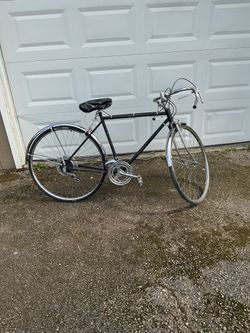 Touring bicycle