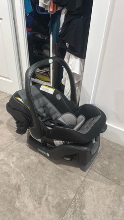 Graco baby car seat