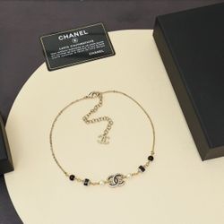 Fantasy beaded double c necklace