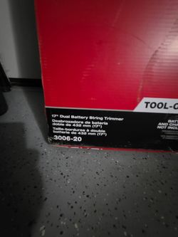 Milwaukee M18 FUEL Dual Battery 3006-20 17 in.